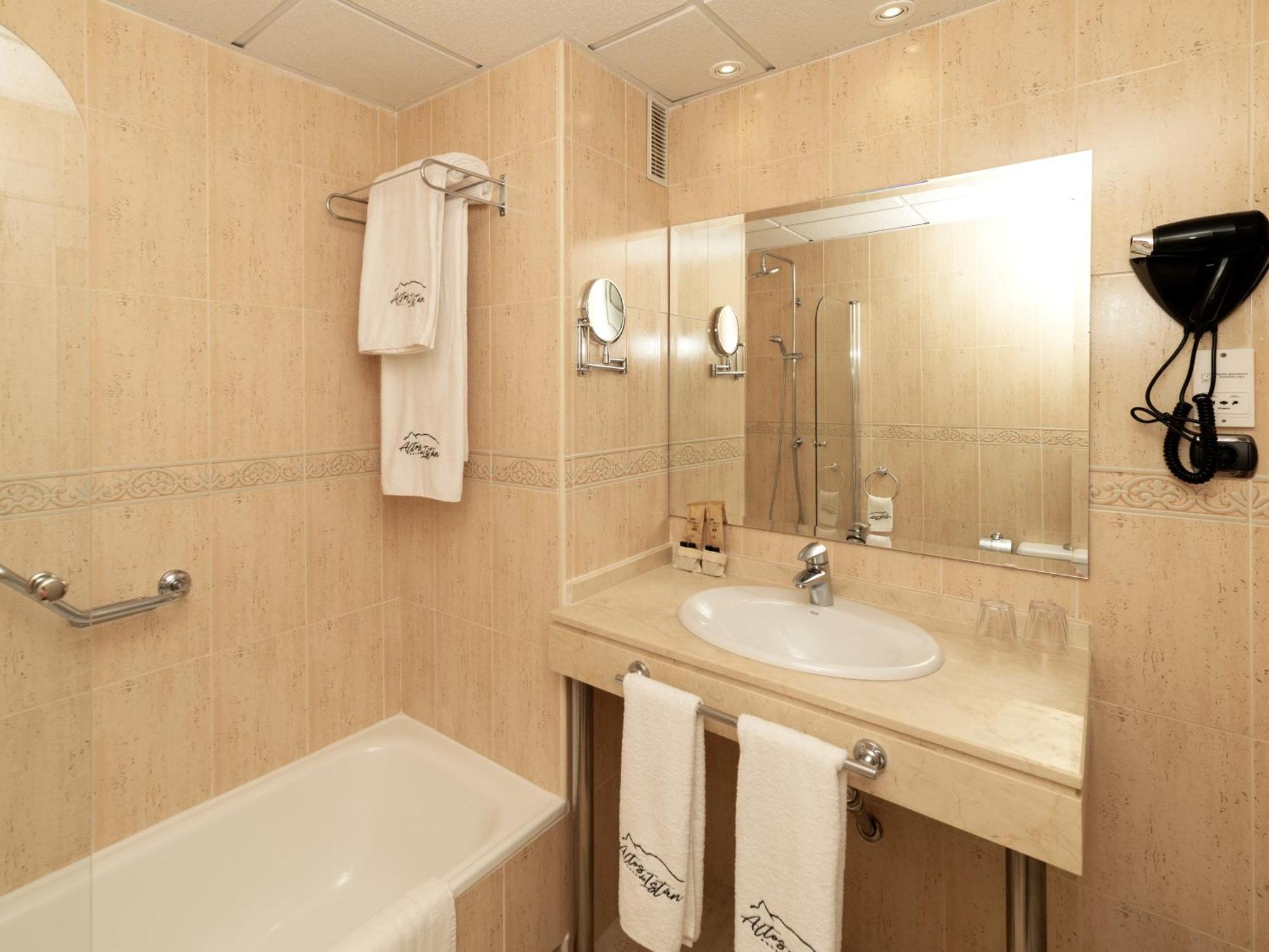Hotel Altos De איסטן מראה חיצוני תמונה